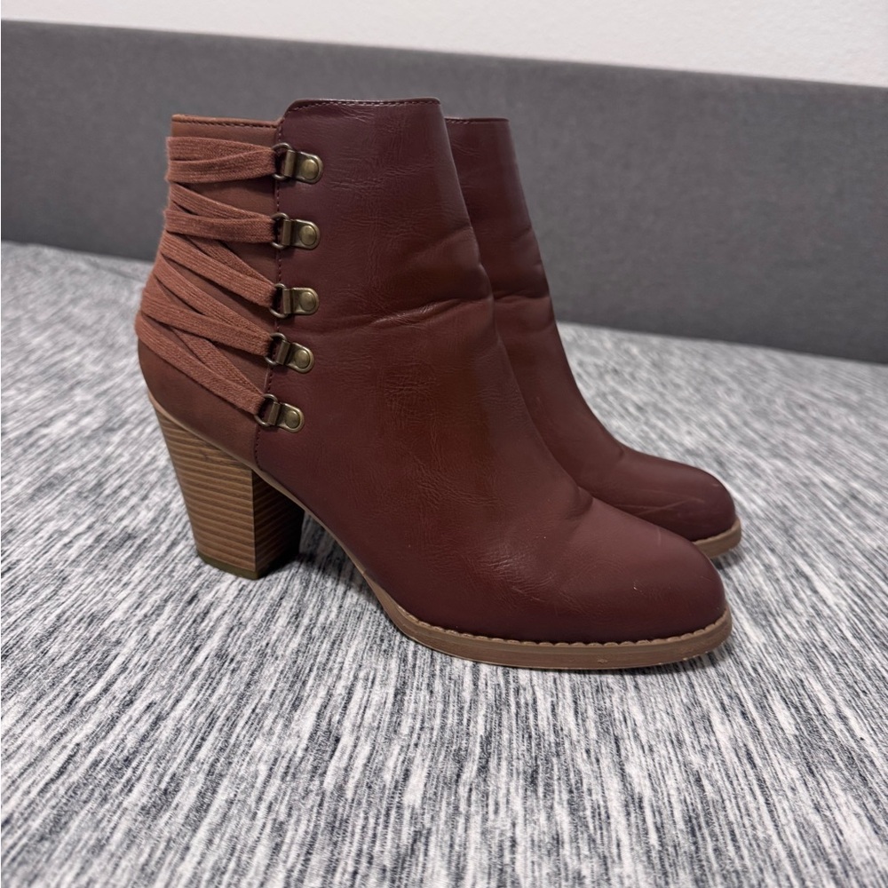 Laundry By Shelli Segal Chestnut Ankle Boots - Picture 2 of 4